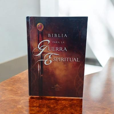 RVR 1960 Biblia de Estudio para la Guerra Espiritual (Tapa Dura)