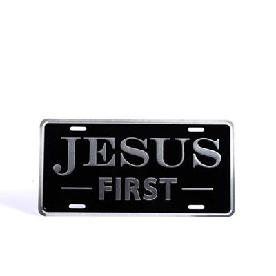 Placa de Auto Deluxe Jesus First