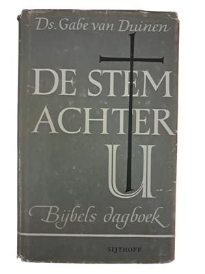 De stem achter u