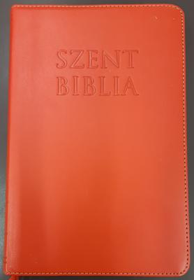 Károli Biblia, piros műbőr, aranyszegéllyel, regiszterrel