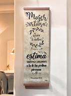 Pergamino Mujer Virtuosa (Cuero Sintético )